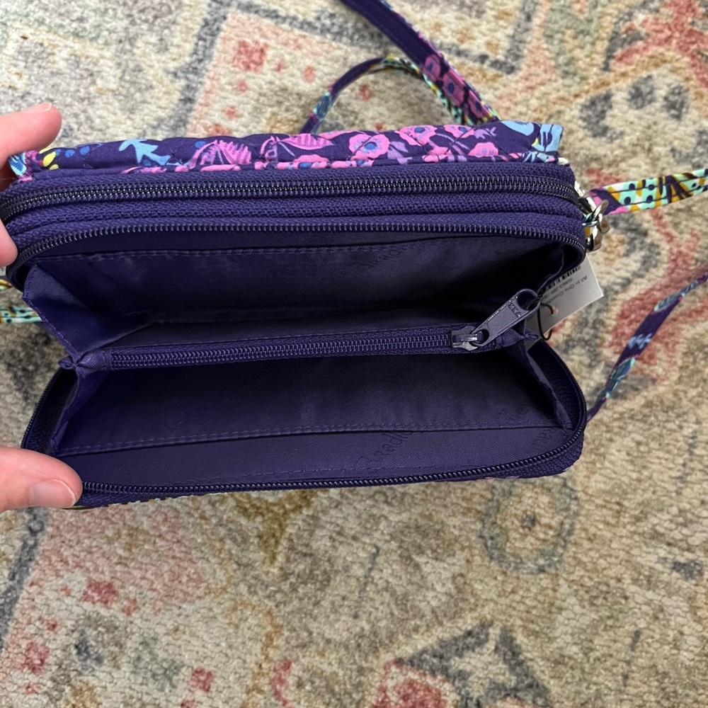 Vera Bradley All In One Crossbody bag. NWT. - Picture 4 of 4